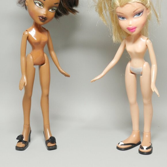 Pair 2X Bratz Dolls Sasha Chloe No Clothes - Picture 4 of 5